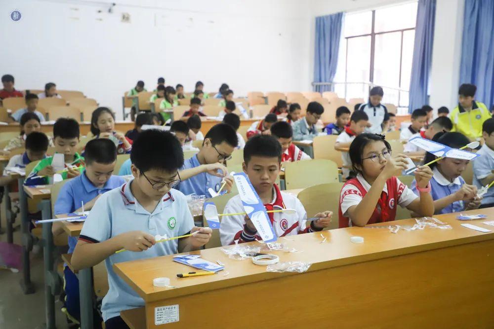 航空职业学院,来宾市寓桂文化发展有限公司承办,杭州中天模型有限公司